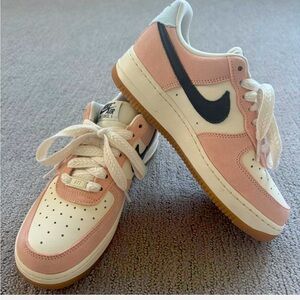 Women’s Nike Air Force 1 Sneakers